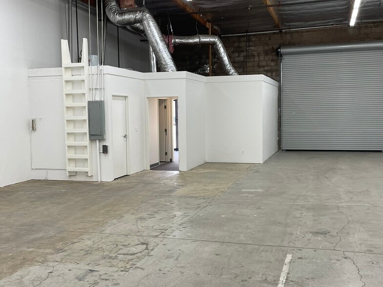 More Photos Of 12112-12126 Sherman Way, North Hollywood Unknown For Lease