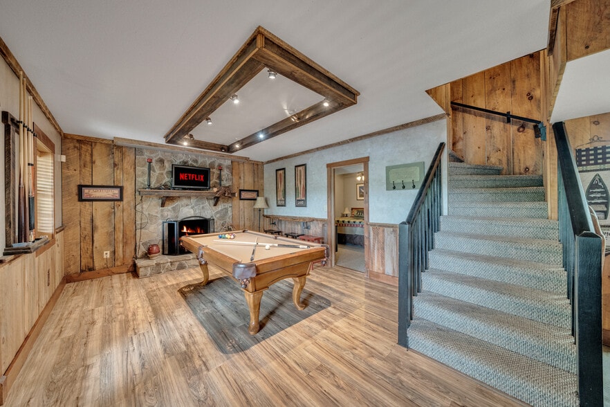 More Photos Of 2003 Bend of the Riv, Hiawassee Specialty For Sale