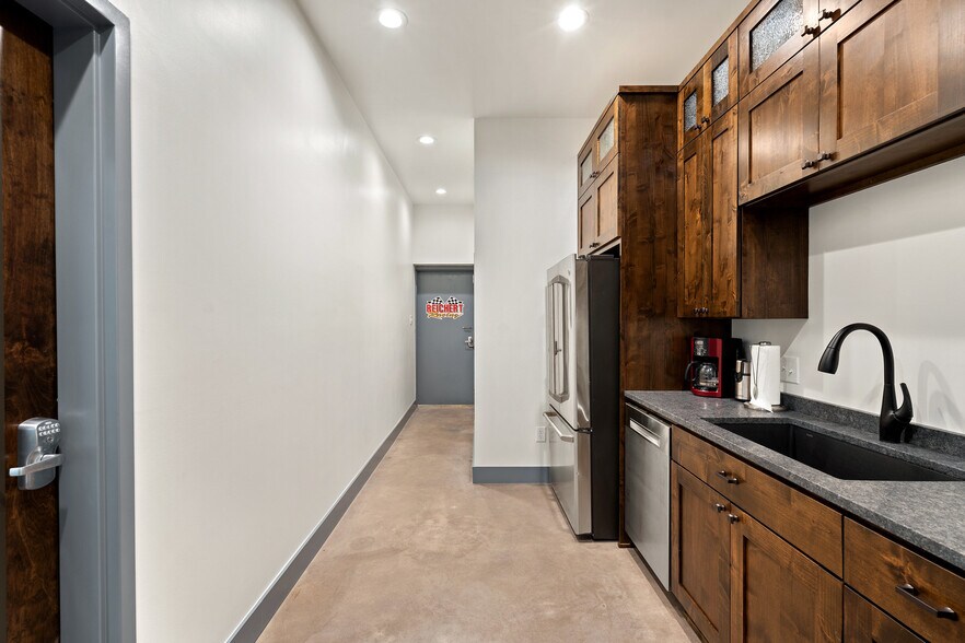 More Photos Of 101 Piper Ln, Spicewood Flex For Lease