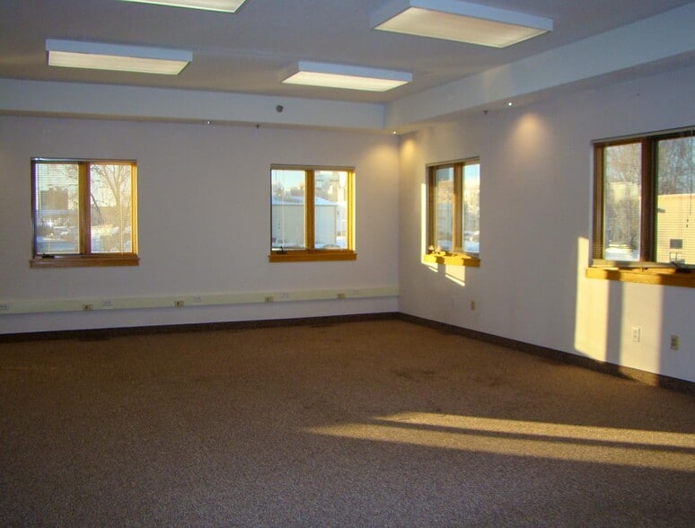 More Photos Of 112 7th St NE, Rochester Medical For Lease
