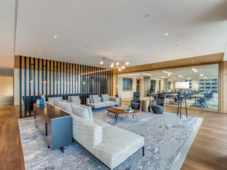 More Photos Of 1000 Main St, Houston Coworking Space