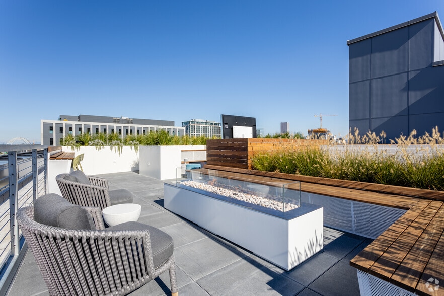 More Photos Of 1725 SW Salmon St, Portland Apartments For Lease