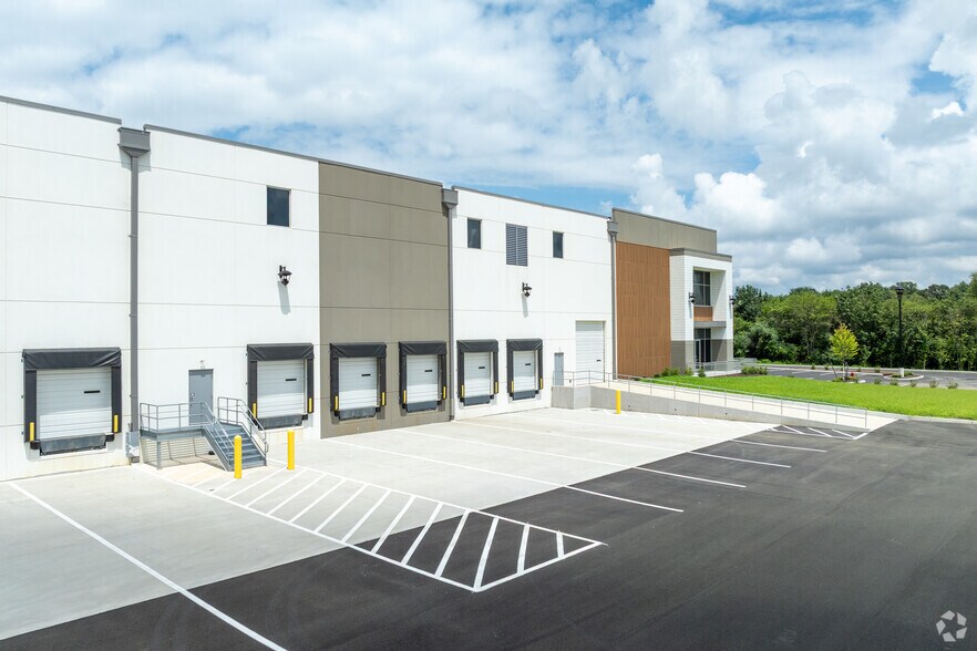 More Photos Of 500 Halls Mill Rd, Freehold Distribution For Lease