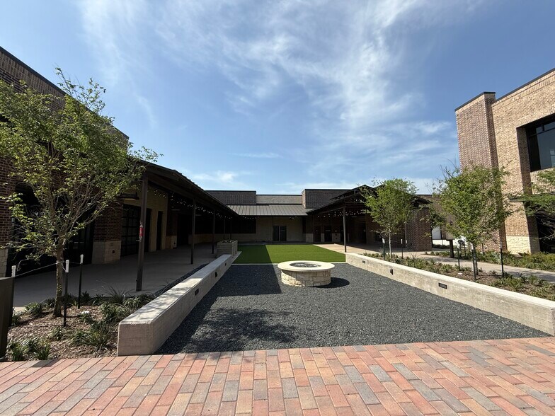 More Photos Of 2801 McKinney St, Melissa Unknown For Lease