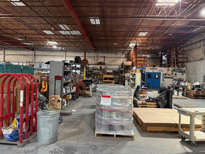 More Photos Of 2 US Highway 17 92 N, Haines City Showroom For Sale