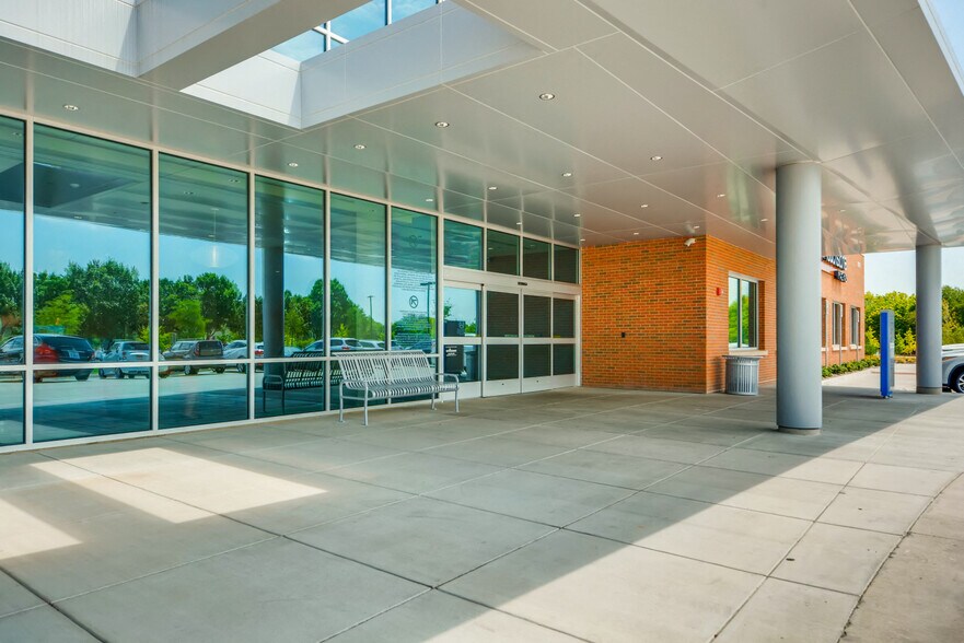 More Photos Of 7217 W Telecom Pky, Garland Medical For Lease