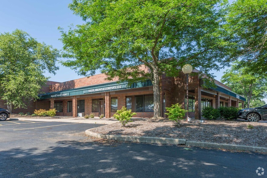 More Photos Of 5900-5950 Mayfair Rd, North Canton Flex For Lease