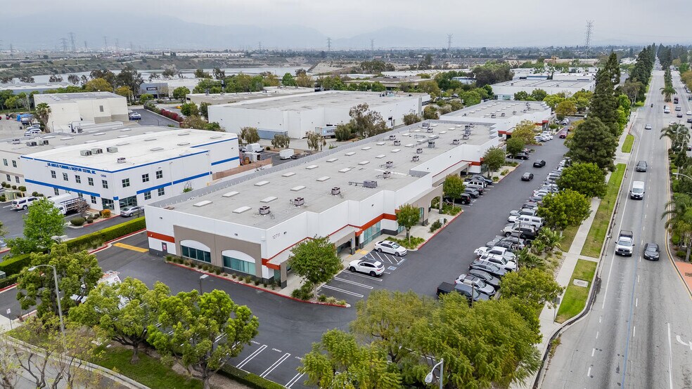 More Photos Of 12711 Ramona Blvd, Baldwin Park Warehouse For Lease