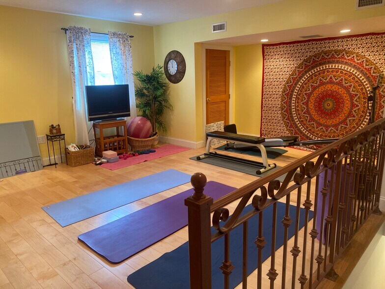 More Photos Of 1454 Grafton St, Worcester Light Manufacturing For Lease