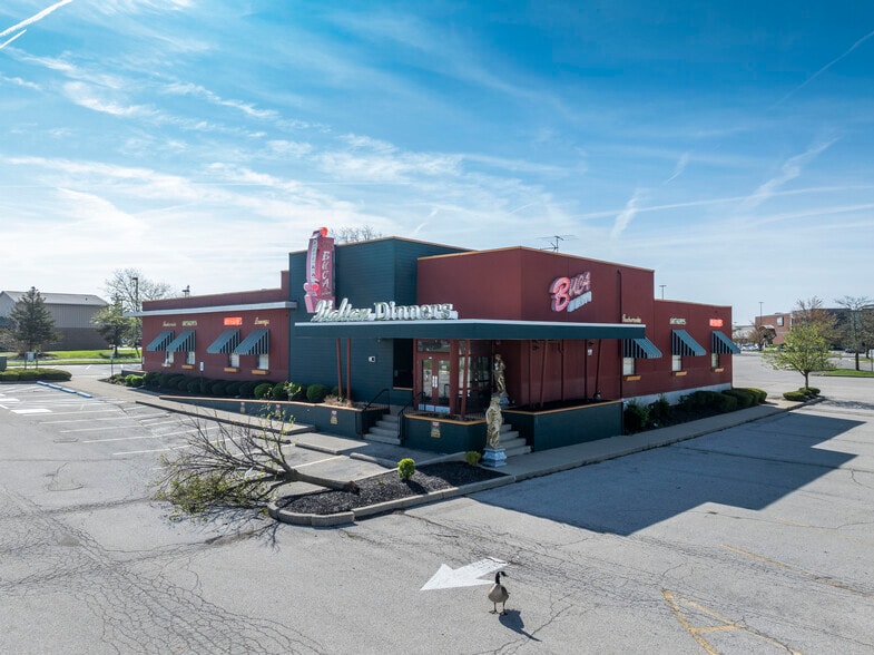 More Photos Of 6045 E 86th St, Indianapolis Restaurant For Sale