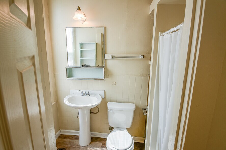 More Photos Of 4 Delaware Ave, Charleston Apartments For Sale