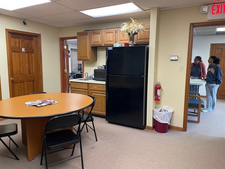 More Photos Of 4330 Ridgewood Center Dr, Woodbridge Coworking Space