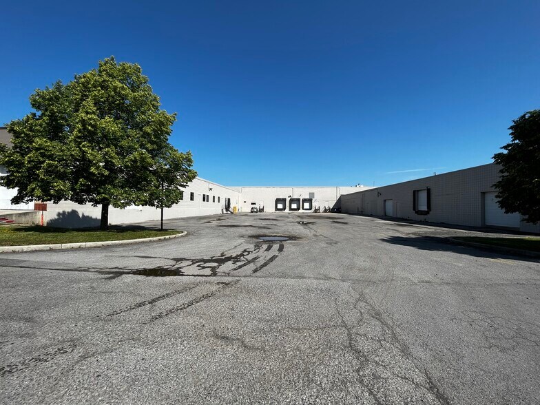 More Photos Of 347-374 Lang Blvd, Buffalo Light Distribution For Lease