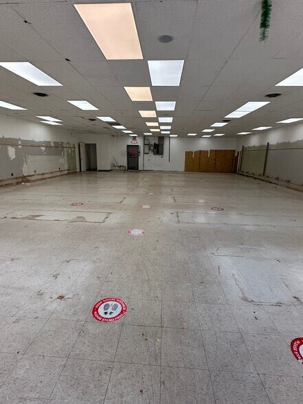 More Photos Of 365 Georges Rd, Dayton General Retail For Lease