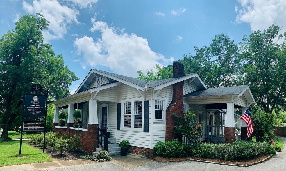 More Photos Of 1302 Main Ave, Northport Office For Lease