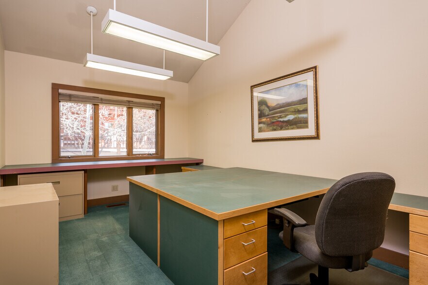 More Photos Of 171 W 6th St, Ketchum Medical For Sale