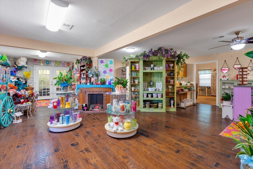 More Photos Of 5236 US-67 Hwy, Alvarado Freestanding For Sale