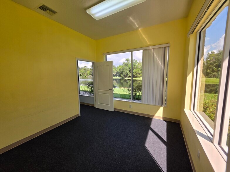 More Photos Of 900 N Swallow Tail Dr, Port Orange Medical For Lease