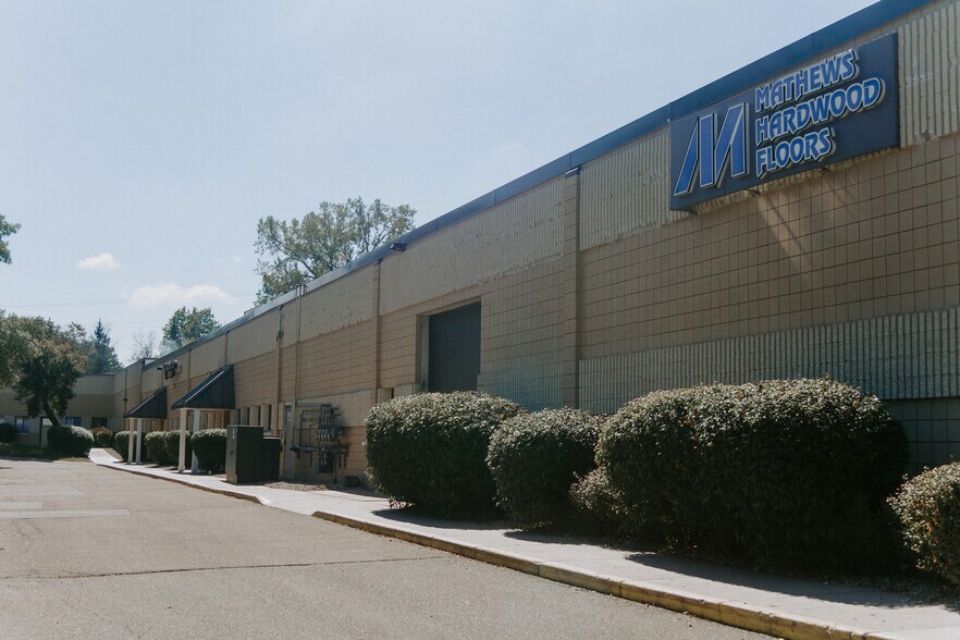 More Photos Of 7900-7928 Kerber Blvd, Chanhassen Flex For Lease