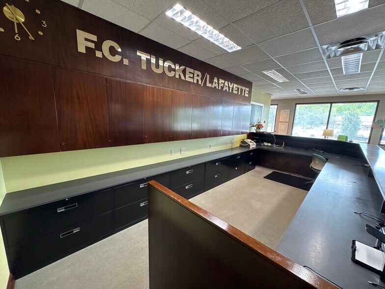 More Photos Of 1425 Sagamore Parkway N, Lafayette Office For Lease