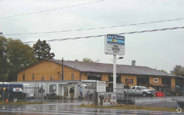 Primary Photo Of 6307 Pacific Hwy E, Fife Auto Dealership For Lease