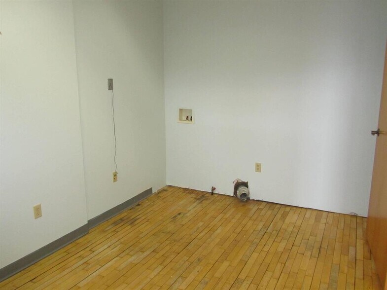 More Photos Of 74 S Main St, Fond Du Lac Loft Creative Space For Sale