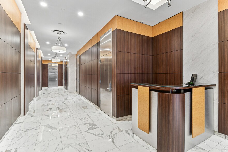 More Photos Of 1 W 34th St, New York Office For Lease
