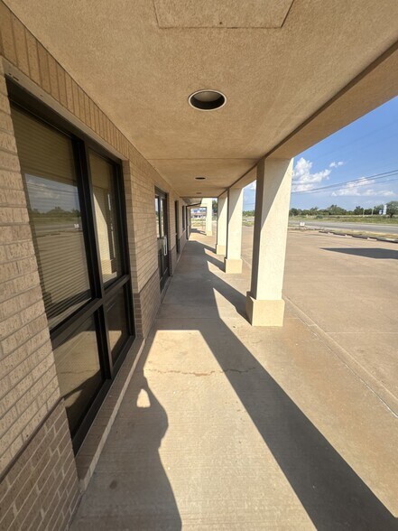 More Photos Of 2618 Old Iowa Park Rd, Wichita Falls Bank For Sale