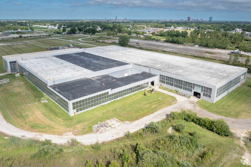 More Photos Of 1769 E Broadway St, Northwood Manufacturing For Sale