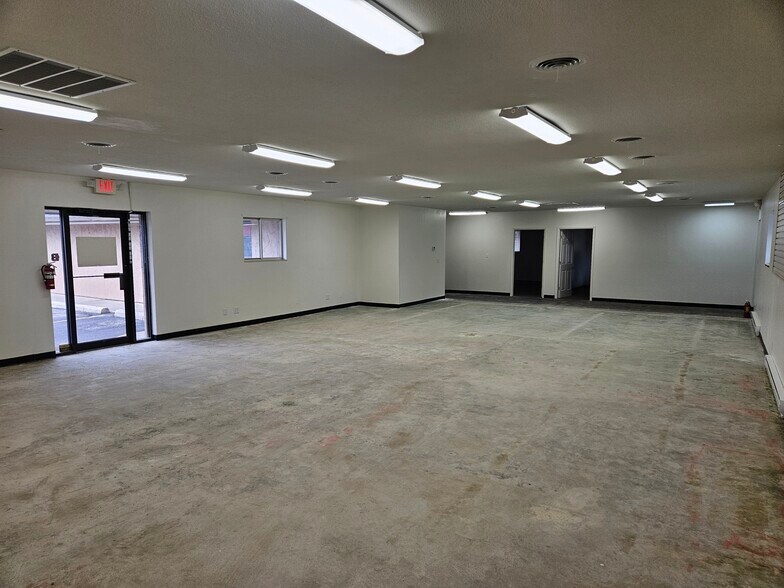 More Photos Of 815 S Main St, Bellefontaine Restaurant For Lease