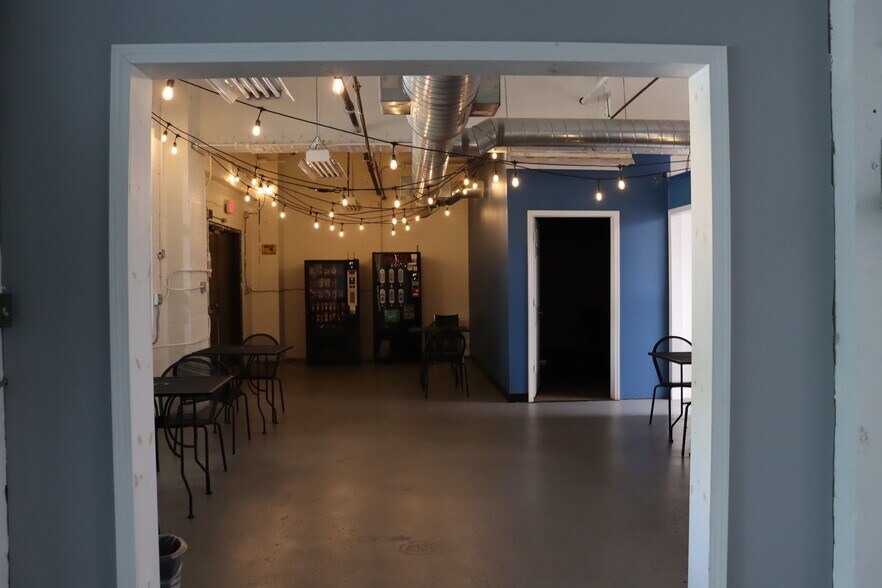More Photos Of 100 Cherokee Blvd, Chattanooga Office For Sale