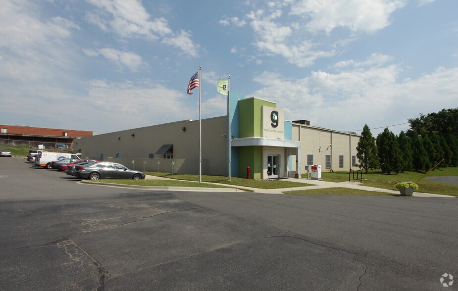 More Photos Of 3325 S Tryon St, Charlotte Health Club For Lease