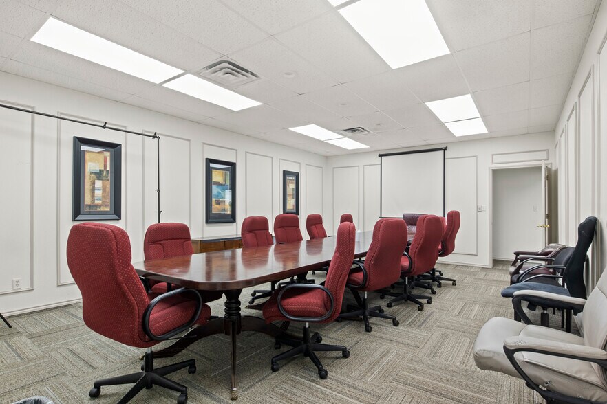 More Photos Of 412 Texas Highway 37, Mount Vernon Medical For Sale