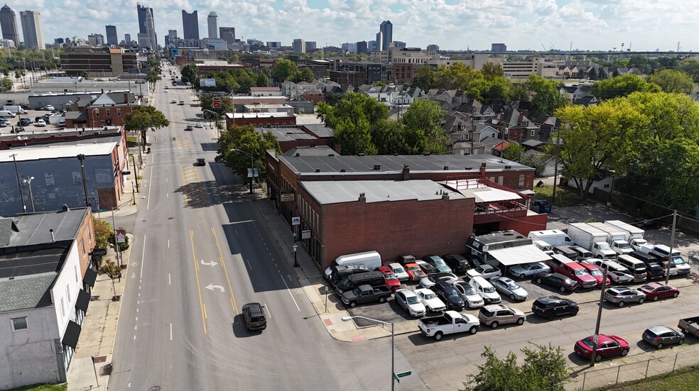 More Photos Of 975 W Broad St, Columbus Office For Lease