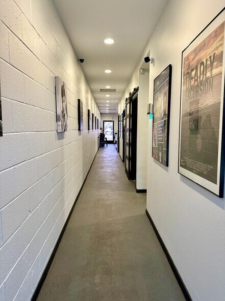 More Photos Of 1112 W Magnolia Blvd, Burbank Storefront For Sale