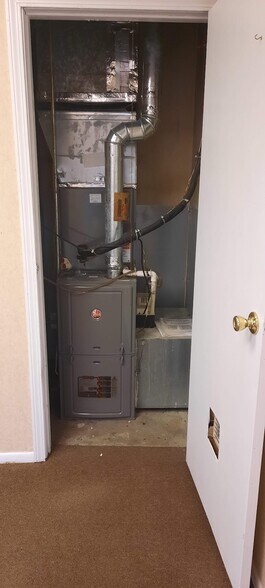 More Photos Of 55 Carleton Ave, East Islip Medical For Sale