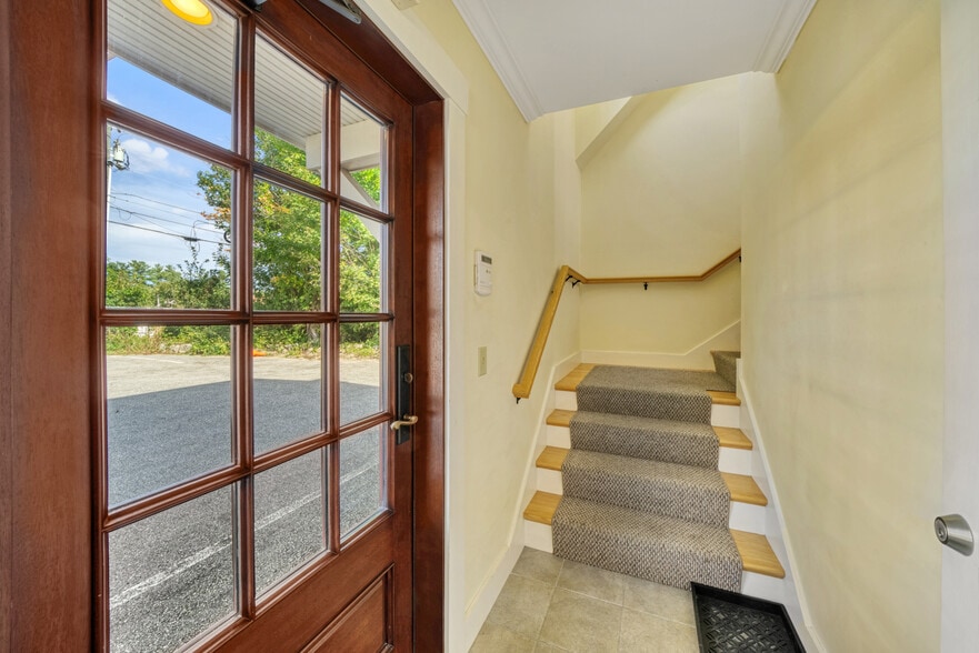 More Photos Of 207-209 Main St, New London Freestanding For Sale