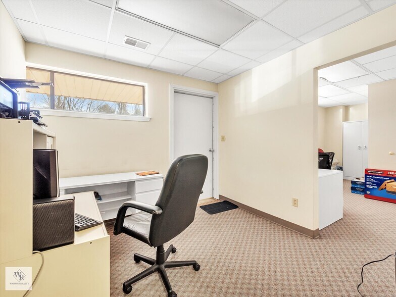 More Photos Of 25400-25430 Goddard Rd, Taylor Medical For Sale