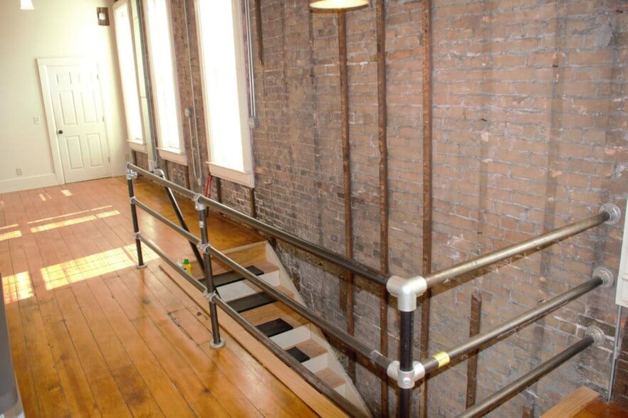 More Photos Of 1028 State St, Racine Storefront Retail Residential For Sale