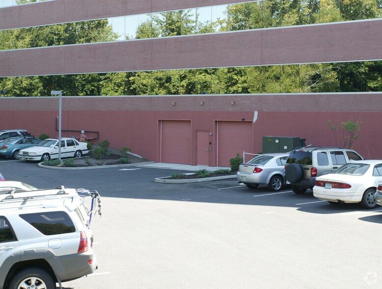 More Photos Of 455 Winding Brook Dr, Glastonbury Office For Lease