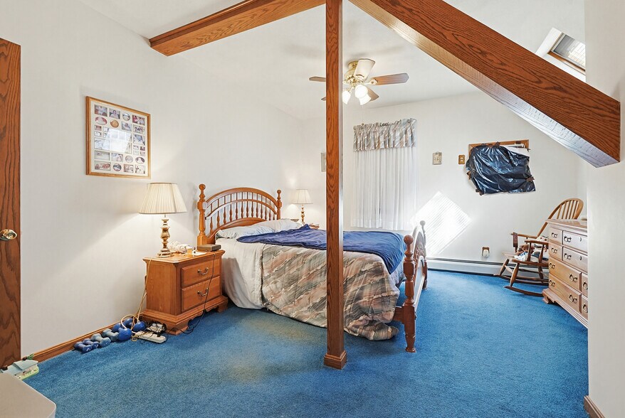 More Photos Of 1501 Lonsdale Ave, Lincoln General Retail For Sale