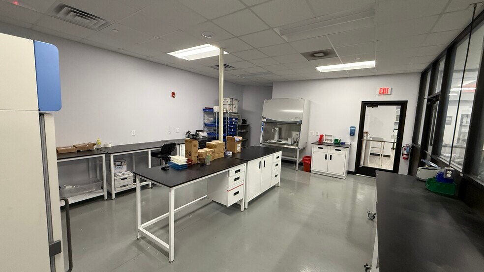 More Photos Of 2550 Brodhead Rd, Bethlehem Flex For Lease