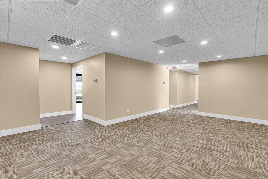 More Photos Of 5666 Seminole Blvd, Seminole Office For Sale