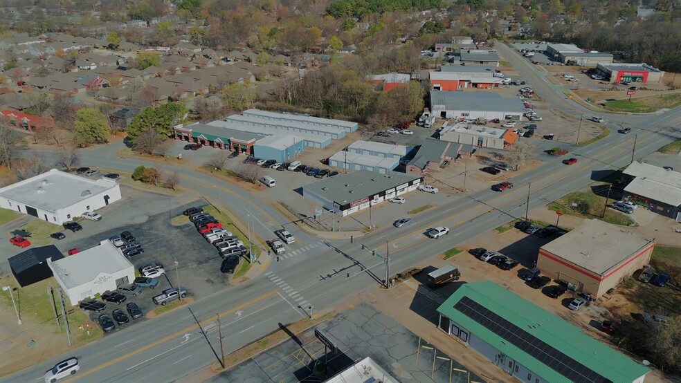 Primary Photo Of 380-392 E Sunbridge Dr, Fayetteville General Retail For Lease