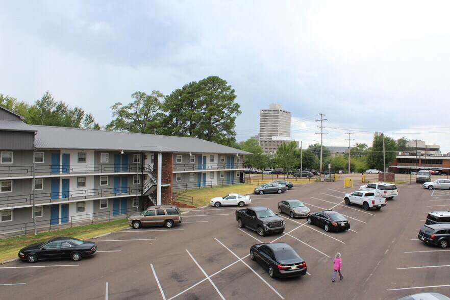 More Photos Of 700-712 N Jefferson St, Jackson Apartments For Sale