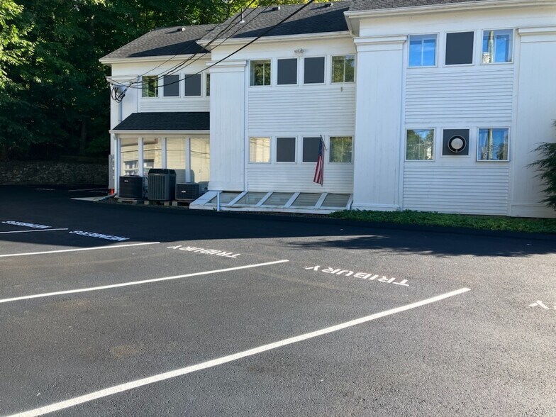 More Photos Of 175 Main St S, Woodbury Medical For Sale