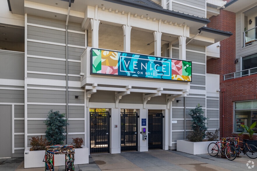 More Photos Of 512 Rose Ave, Venice Apartments For Lease