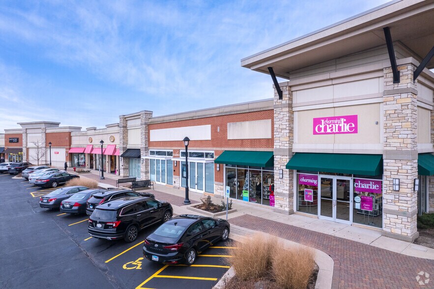 More Photos Of 930 Milwaukee Ave, Lincolnshire Unknown For Lease