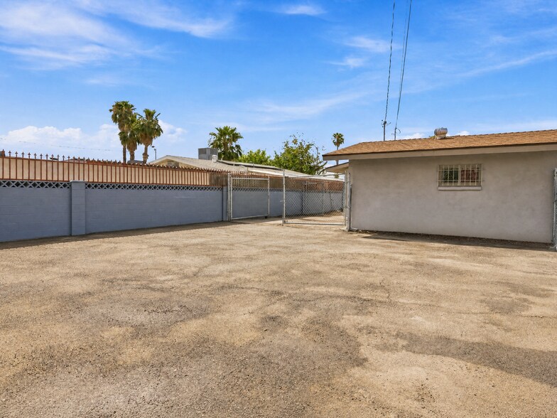 More Photos Of 1211 S Eastern Ave, Las Vegas Office For Lease