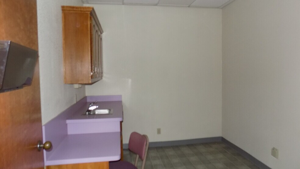 More Photos Of 315 S Cockrell Hill Rd, Duncanville Medical For Lease